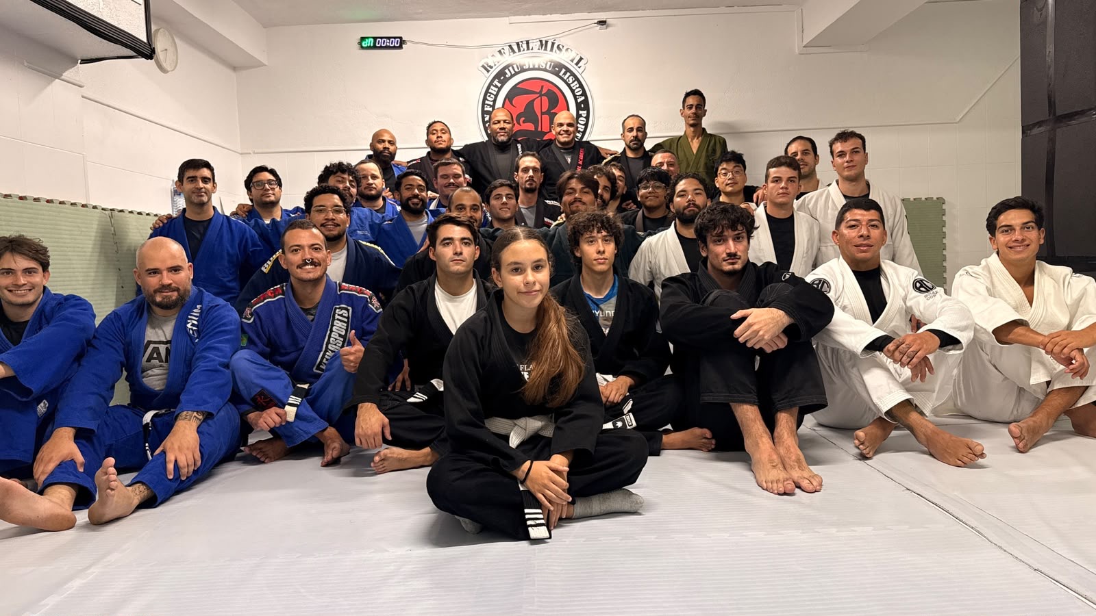 Equipa BFL reunida no tatame